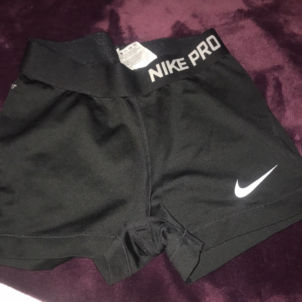 Black nike pros